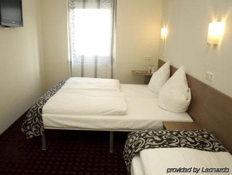 Mcdreams Hotel Wuppertal City Buitenkant foto